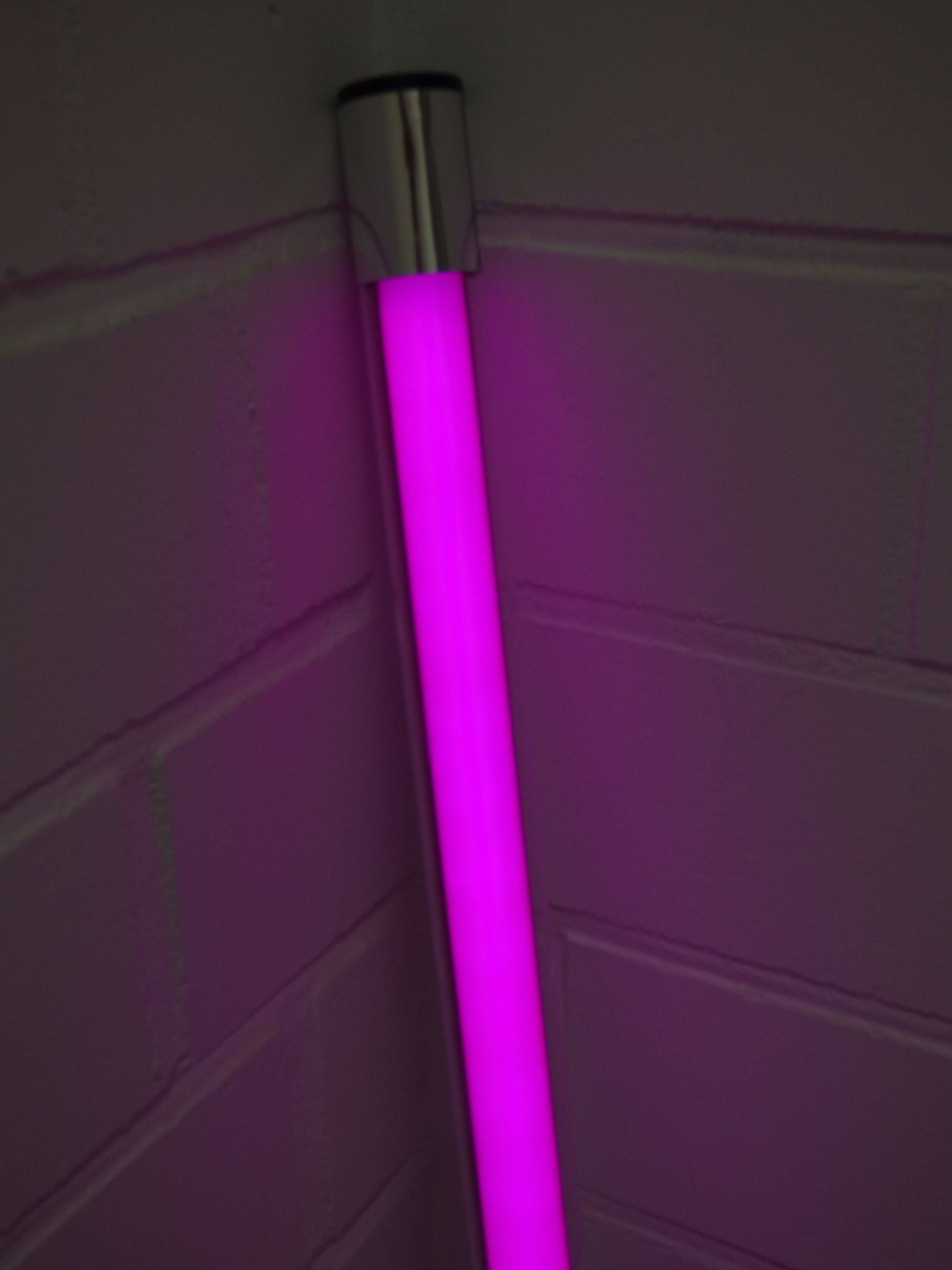 8272 LED Leuchtstab 9 Watt pink 1000 Lumen 63 cm Aussen IP-44