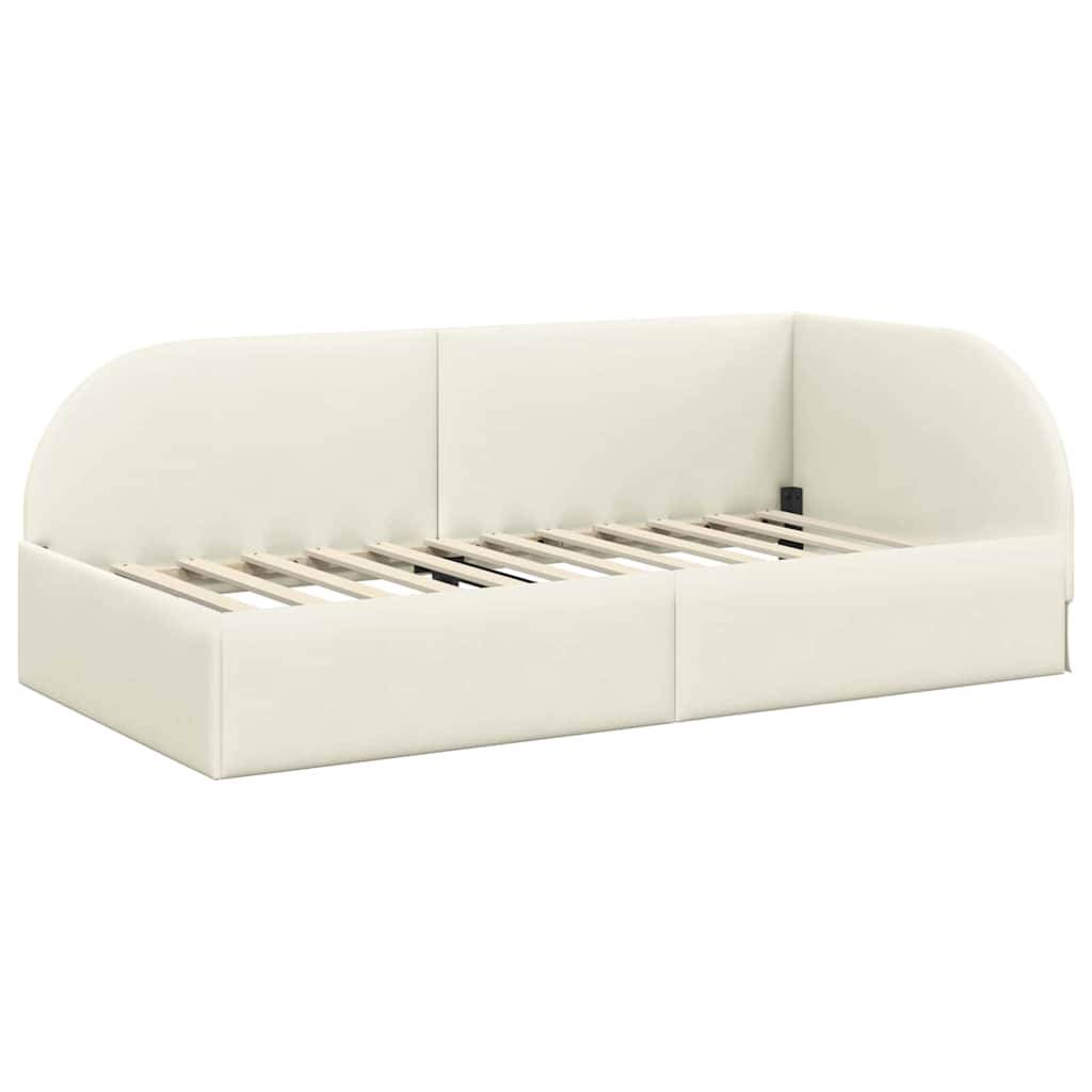 Ein weiß gepolstertes Bettgestell in Doppelbettgröße mit Rückenlehne und Seitenpaneelen, konzipiert für eine Tagesbett-Anordnung. Latten sind sichtbar, Matratze nicht enthalten.