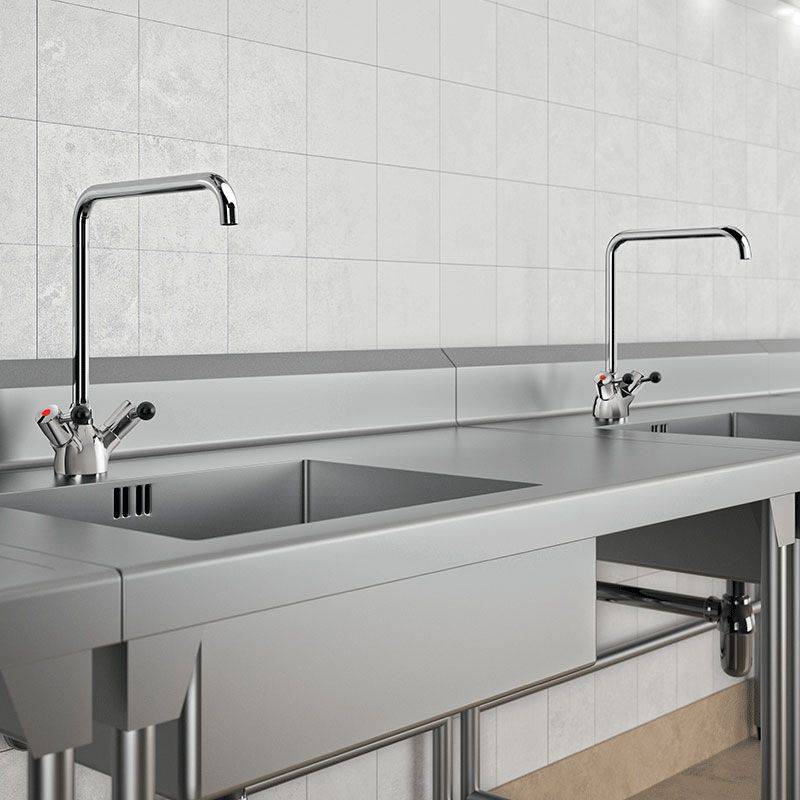 Delabie Stand MBatt. 1-Lochbrg. 100l/min,Schwenkausl.D22 L300 H315mm