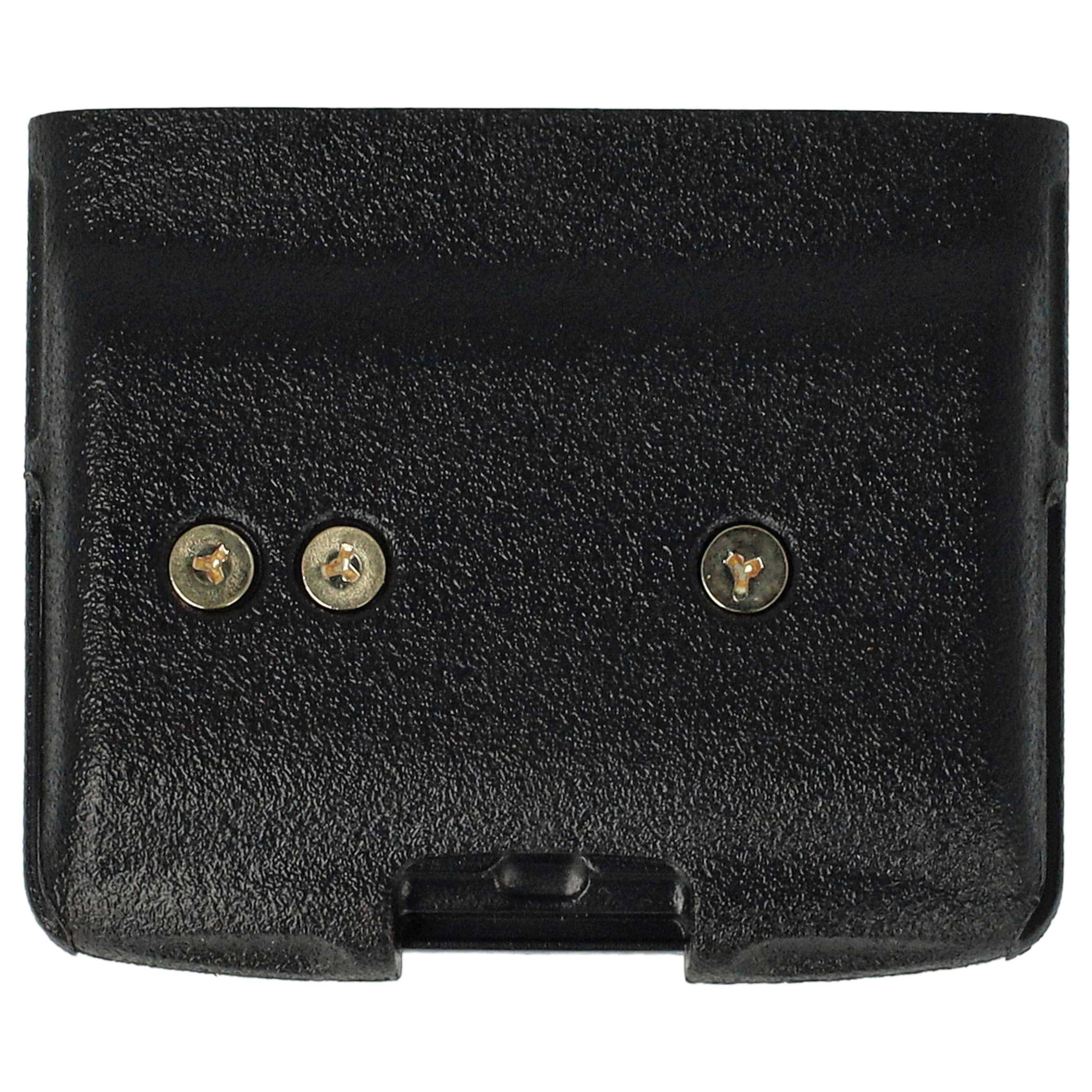 Ein schwarzer Akku mit drei sichtbaren Schrauben auf der Vorderseite, der zum Stromversorgen elektronischer Geräte verwendet wird.