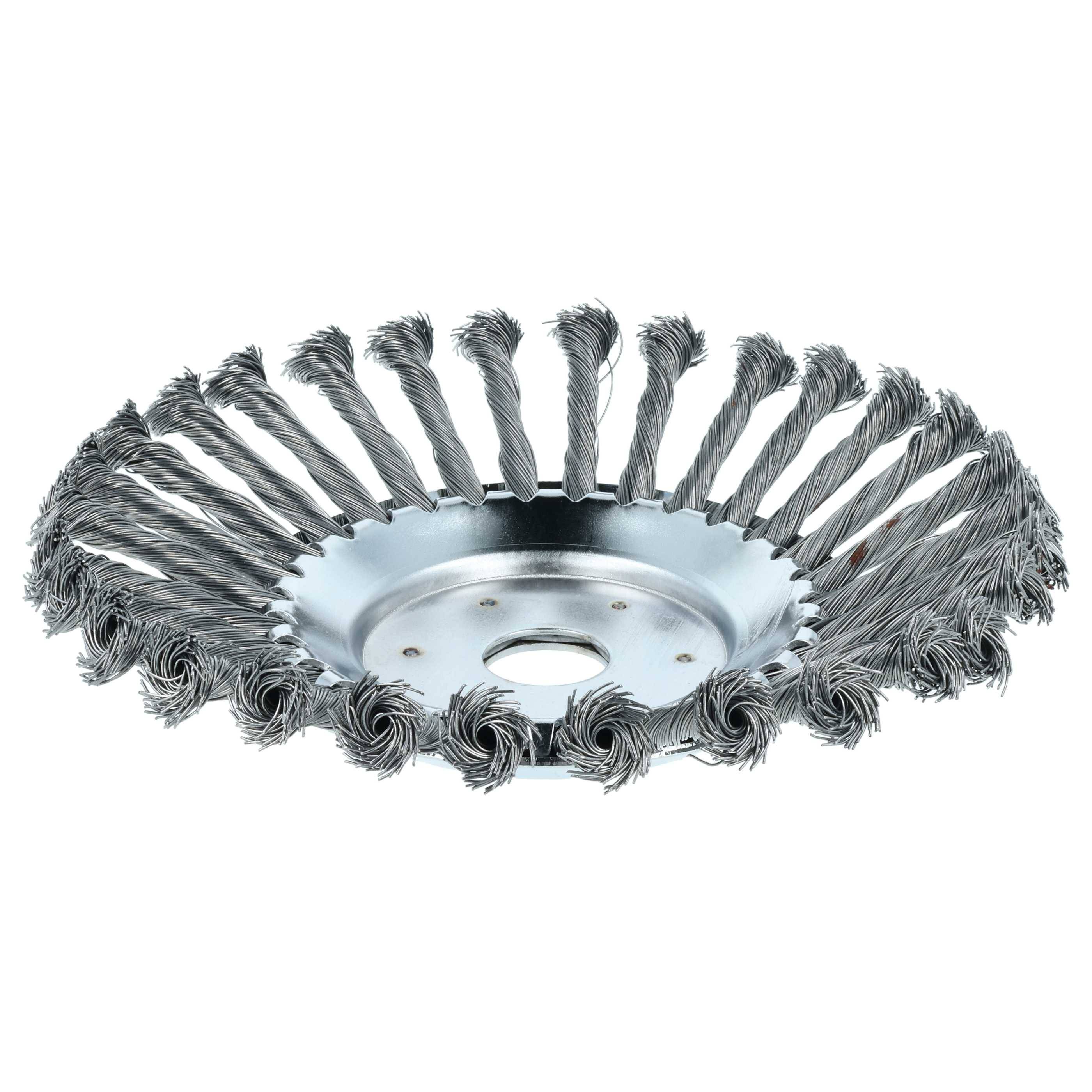 Eine kreisförmige Drahtbürste mit gedrehten Borsten, die zum Reinigen oder Polieren von Oberflächen verwendet wird. Die Borsten bilden ein fächerartiges Muster um eine Metallbasis.