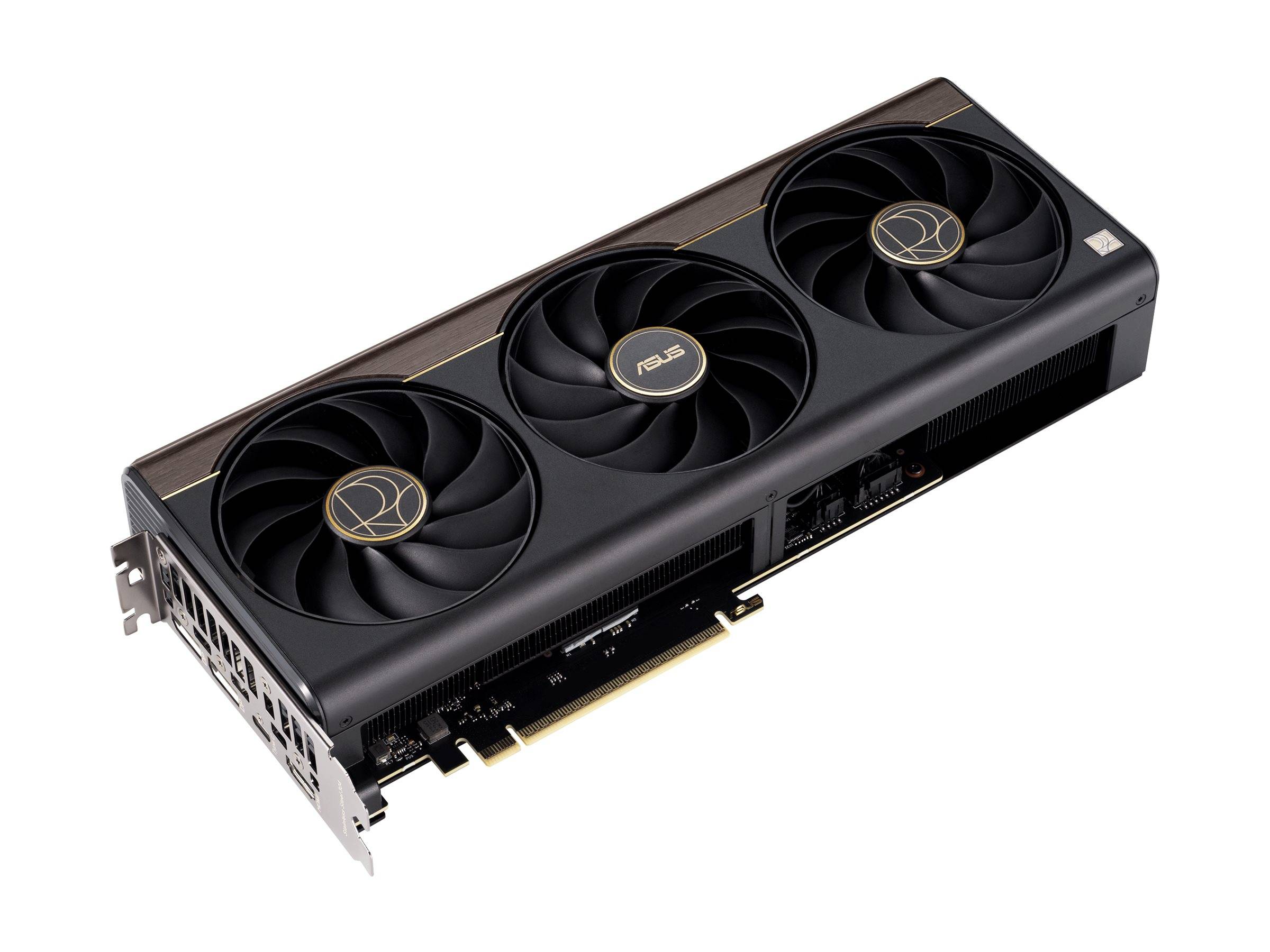 Eine schwarze ASUS-Grafikkarte mit drei Kühlventilatoren und einem eleganten Design, auf der das Markenlogo in der Mitte des mittleren Lüfters zu sehen ist.