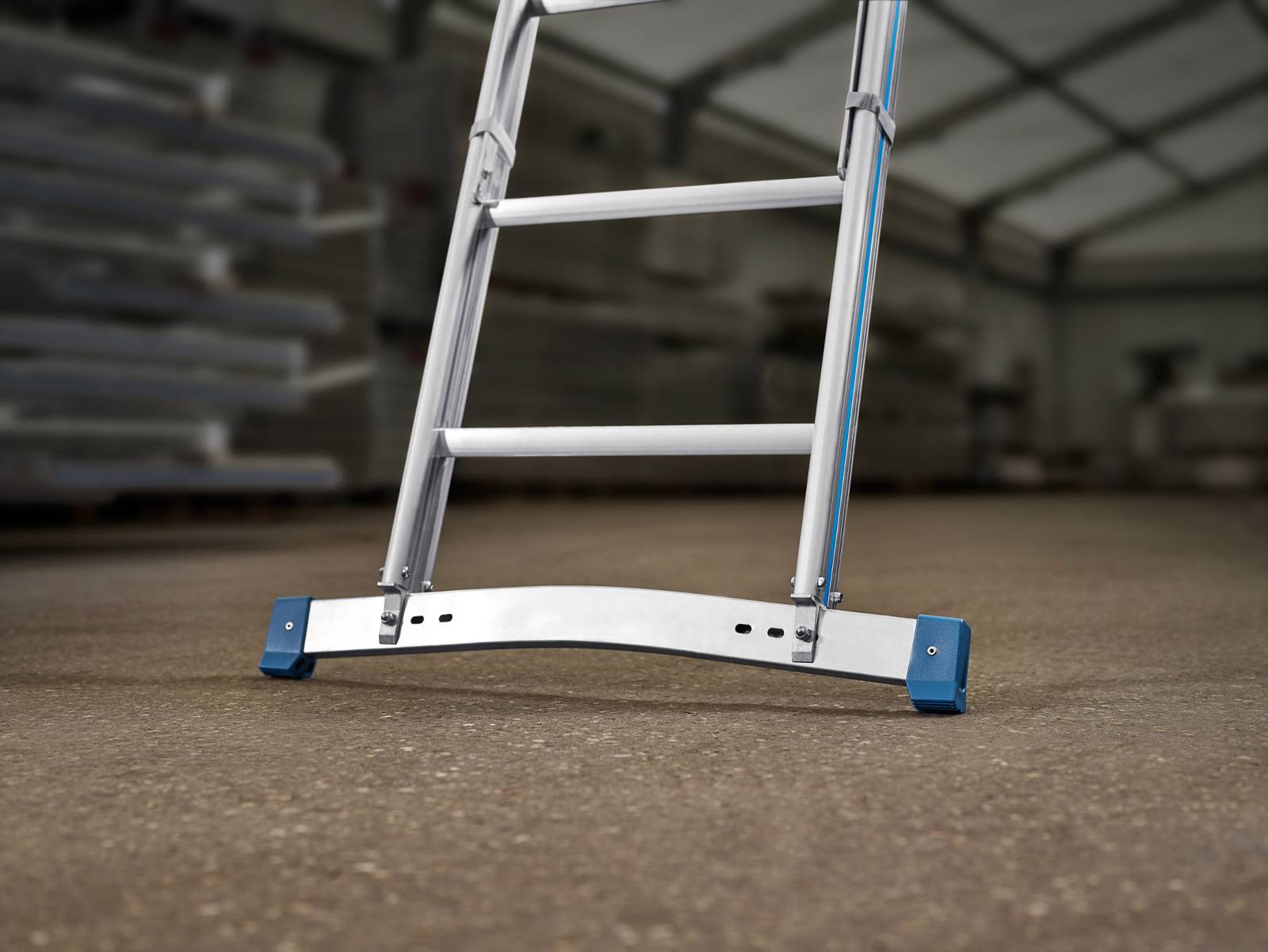 Mauderer Bavaria Schiebeleiter 925 mit gebogener Traverse 3x14 verstärkte Dreikantsprossen