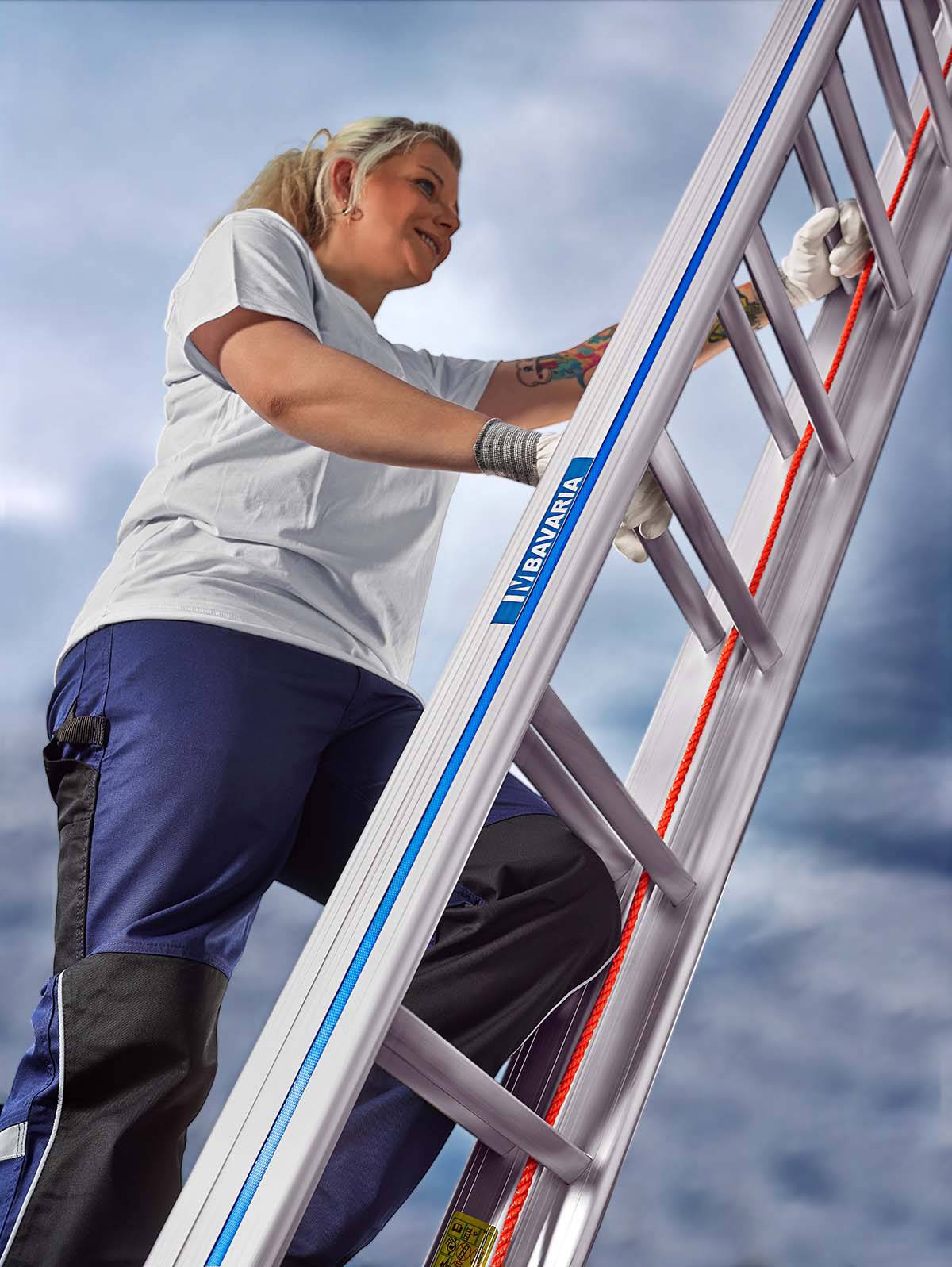 Mauderer Bavaria Seilzugleiter 960 mit gebogener Traverse 2x16 Dreikantsprossen