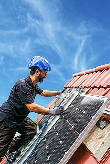 Mauderer Bavaria Wartungsleitern für Photovoltaik-Anlagen mit Plattform Leiterlänge 3,90m 14 Sprossen