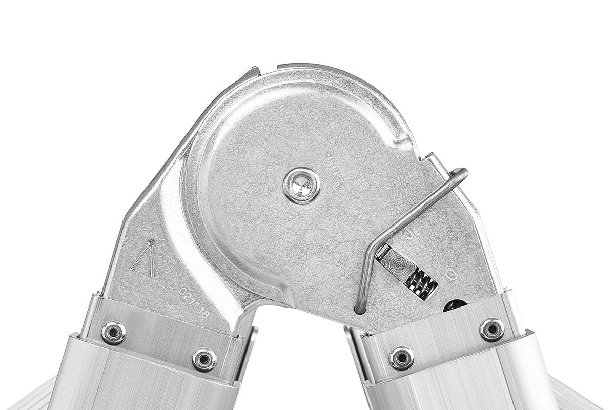 Mauderer Bavaria Sechsgelenkleiter als Behelfsgerüst mit Rastgelenk und gebogener Traverse 981-6 Kofferraumleiter 4x3 Sprossen