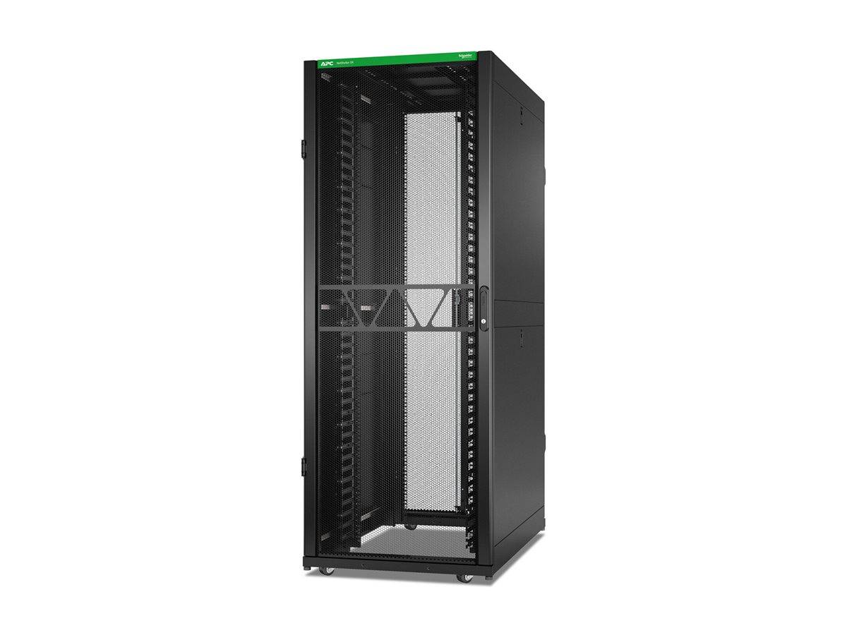 Ein schwarzes Serverrack mit einer transparenten Tür, leerem Innenraum und einem quadratischen Rahmen. Geeignet zur Unterbringung von Netzwerk- oder Computerausrüstung.