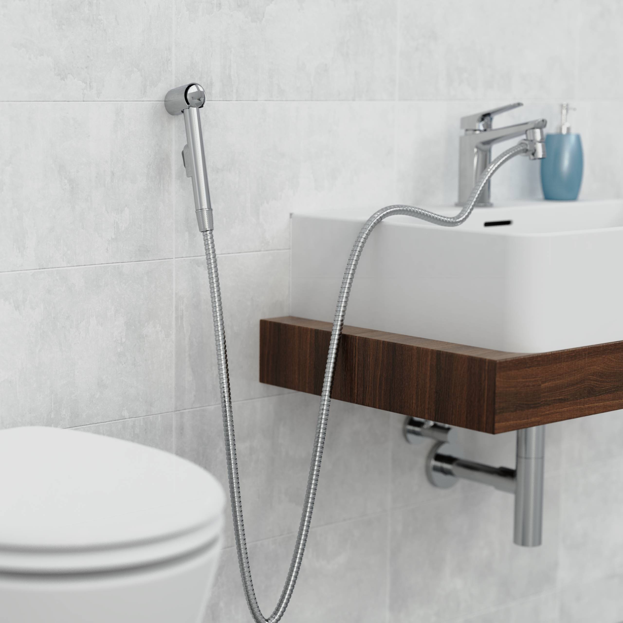 Modernes Badezimmer mit einem weißen Waschbecken auf einem Holzunterbau, silberner Armatur und einem Handbrausekopf, der an der Wand befestigt ist.