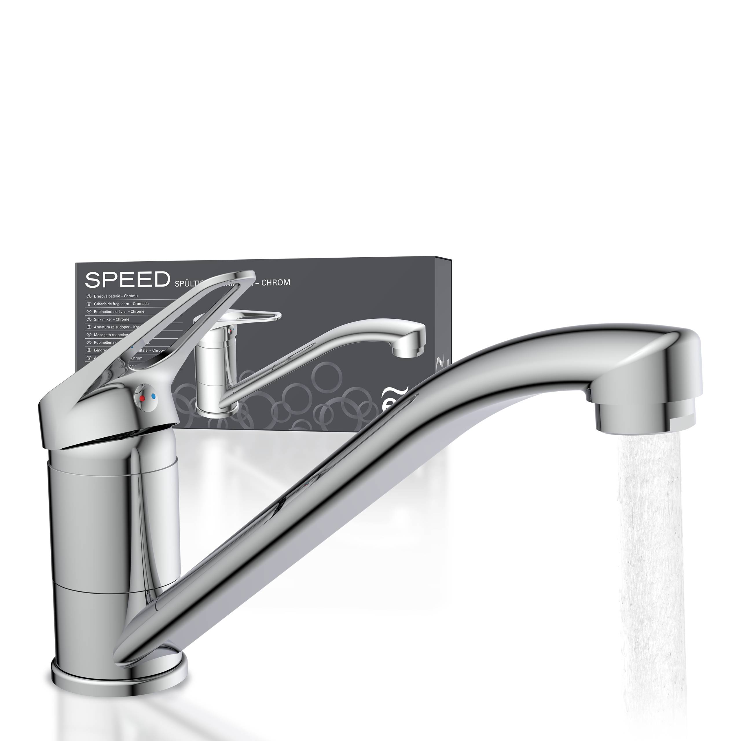 Ein eleganter verchromter Küchenhahn mit Wasser, das aus der Auslauffeder fließt. Eine mit „Speed