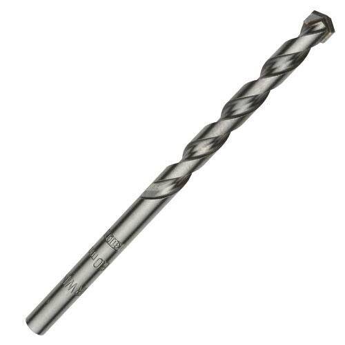 Ein Metallspiral-Bohrer mit Wendelnuten und einer spitzer Spitze, dargestellt auf einem einfachen weißen Hintergrund.