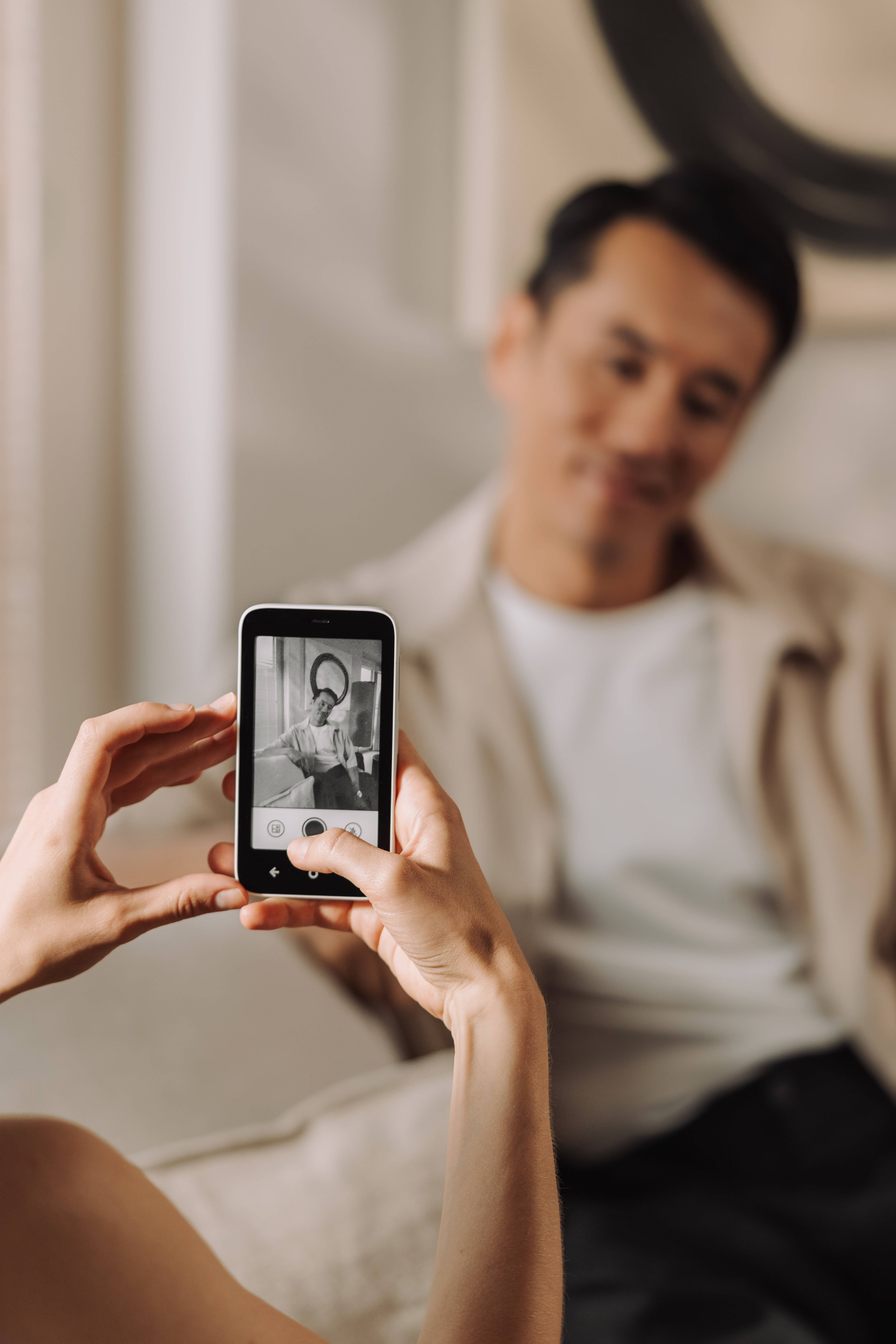 MUDITA Kompakt Smartphone E Ink Display Grau