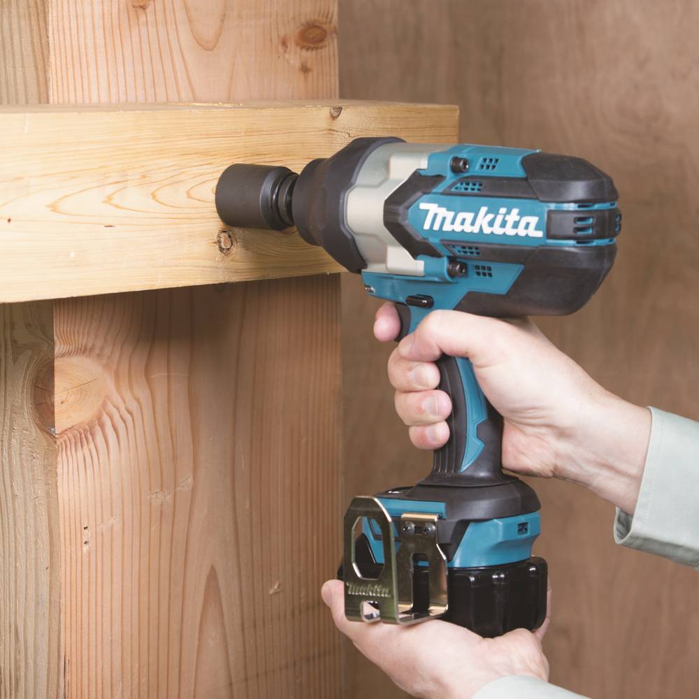 Makita Akku-Schlagschrauber 18V DTW1002SZ 1200Nm + Schwäble Schaumstoffeinlage