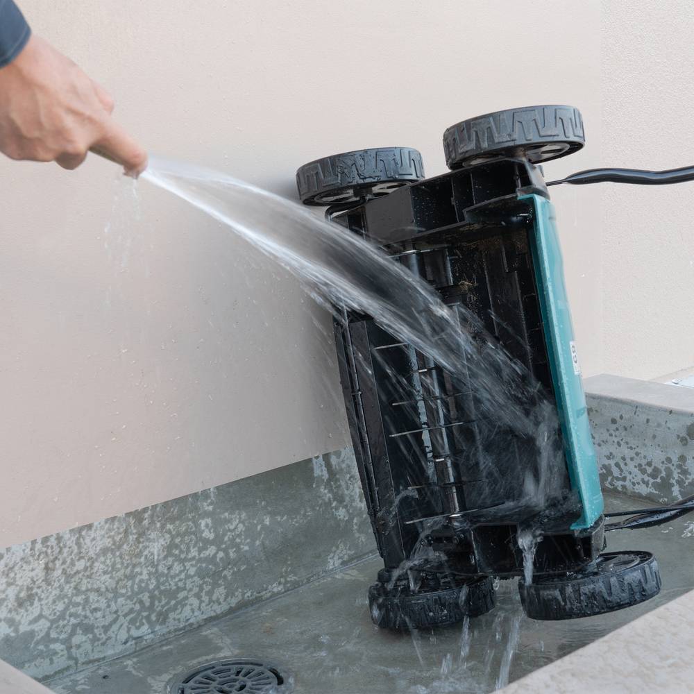 Makita Akku-Vertikutierer 18V DUV320RT LXT 32cm + 5Ah Akku + DC18RC