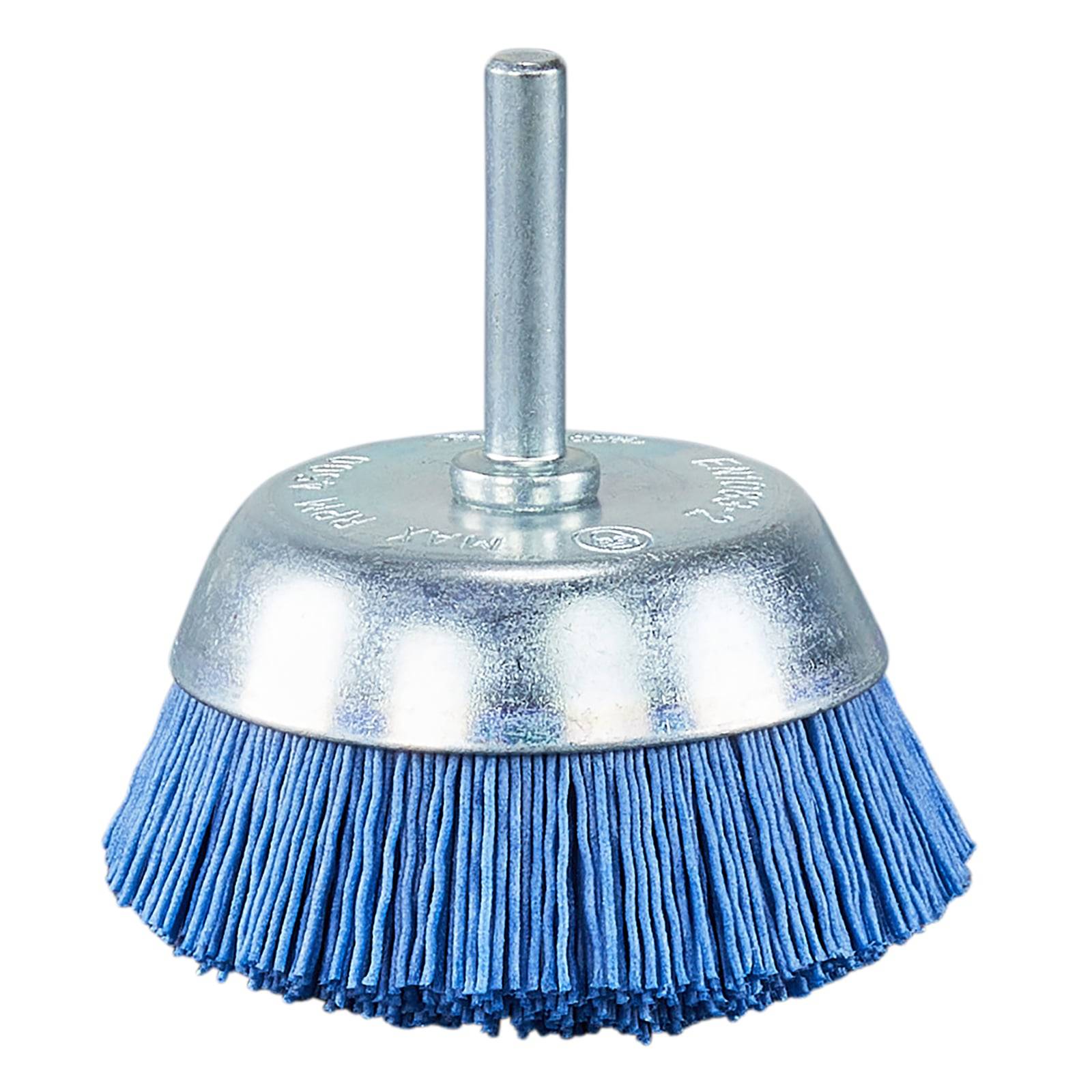 Ein blauer Drahtpinsel mit einer silbernen Metallhalterung, der zum Reinigen oder Vorbereiten von Oberflächen verwendet wird, auf einem weißen Hintergrund gezeigt.
