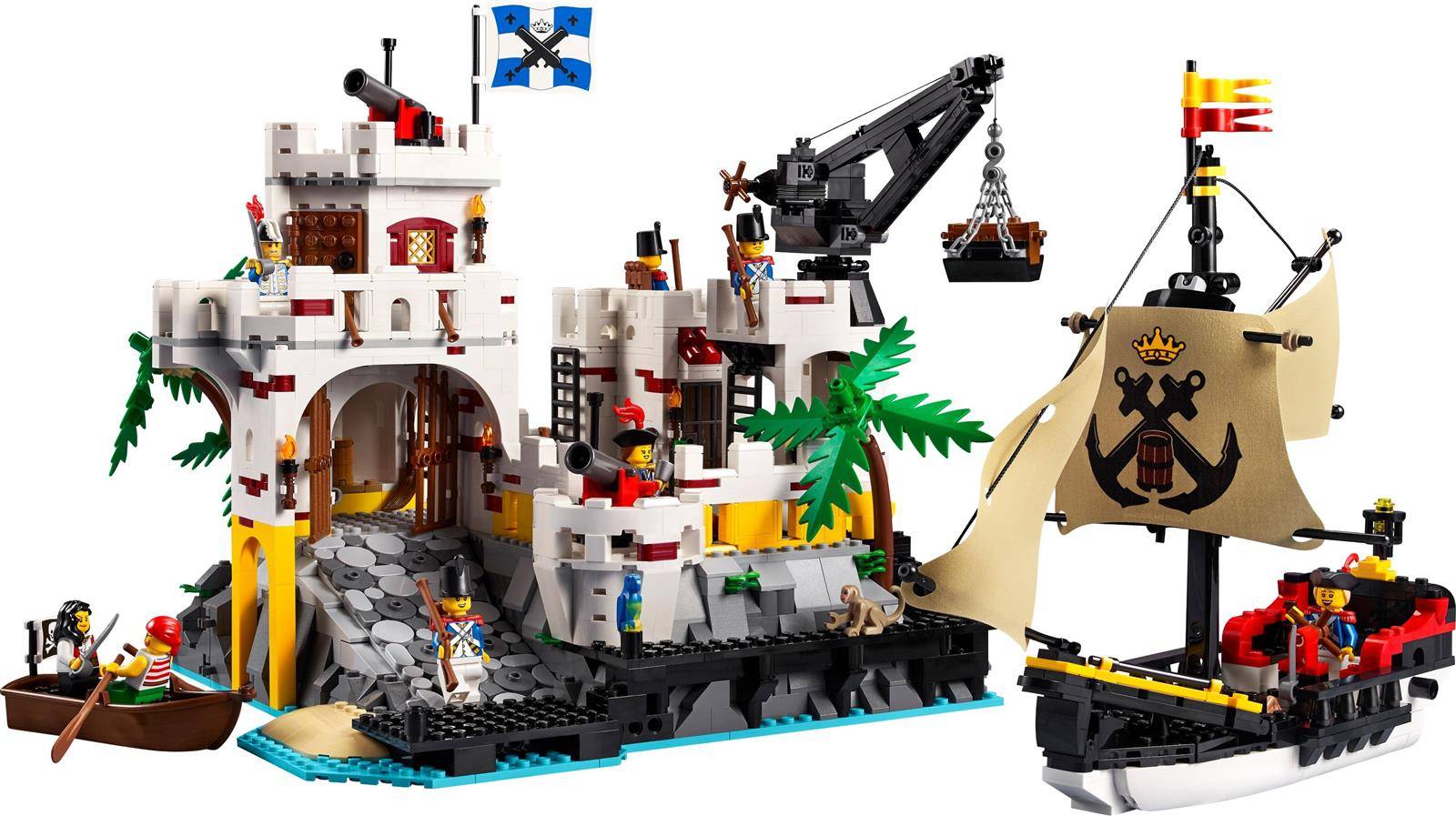Buntes LEGO-Piratenfestung mit Soldaten und einem Kran auf einer felsigen Insel. Die Flagge trägt einen schwarzen Totenkopf und gekreuzte Knochen. Palmen ergänzen die Details.