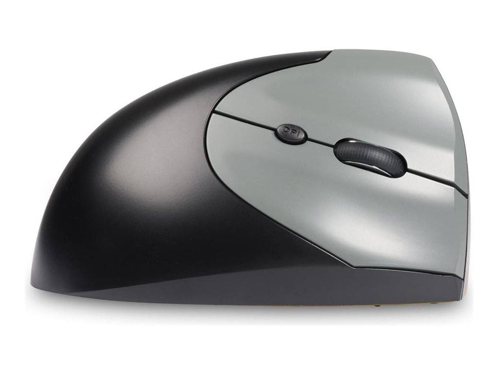 Eine schwarze und silberne ergonomische Computermaus mit zwei Tasten und einem Scrollrad, dargestellt auf weißem Hintergrund.