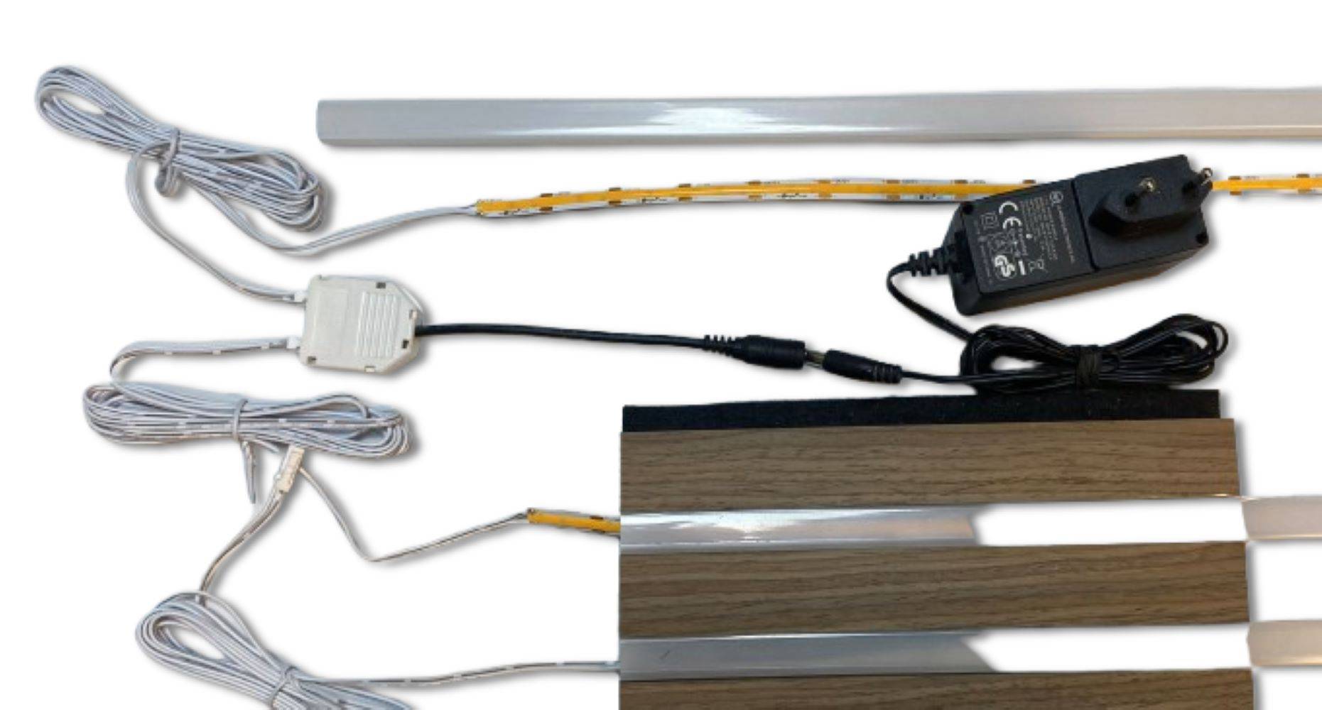 3700 LED Leuchte Kunst. Schiene 4x125cm Netzteil Neutral Weiß