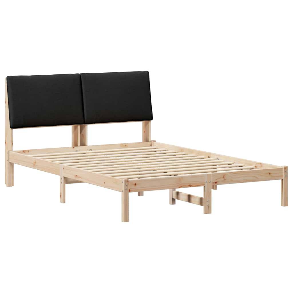 Holzbettgestell mit Lattenrost und schwarzem gepolstertem Kopfteil, von einem Winkel aus betrachtet. Auf dem Rahmen befindet sich keine Matratze.
