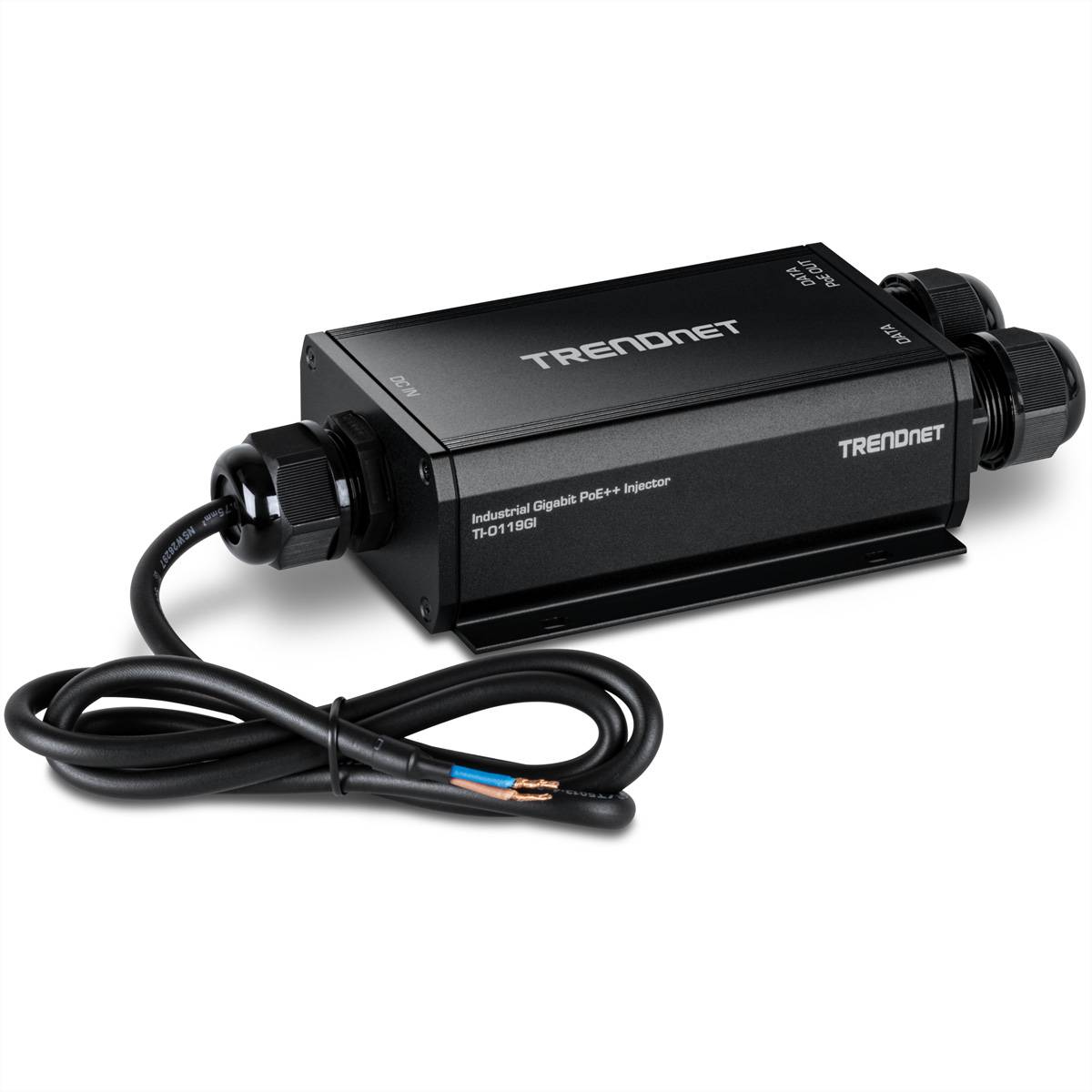 Ein schwarzer TRENDnet Industrial Gigabit PoE+ Injector, Modell TI-PG102B, mit sichtbarem Kabel, entwickelt zum Stromversorgen von Netzwerkgeräten.