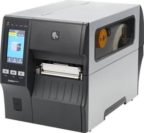 Industrie-Etikettendrucker mit Touchscreen-Display und offener Medienkammer, dargestellt in Grau und Schwarz auf weißem Hintergrund.