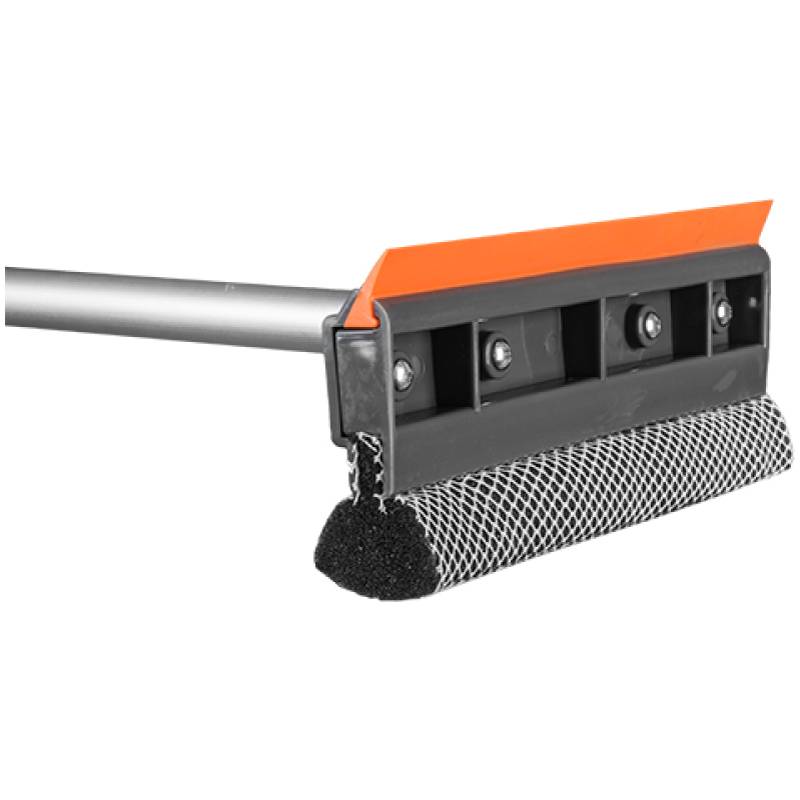 Ein Fensterschaber mit einer orangefarbenen Klinge und einem Schwammkopf, entwickelt zum Reinigen von Glasoberflächen.