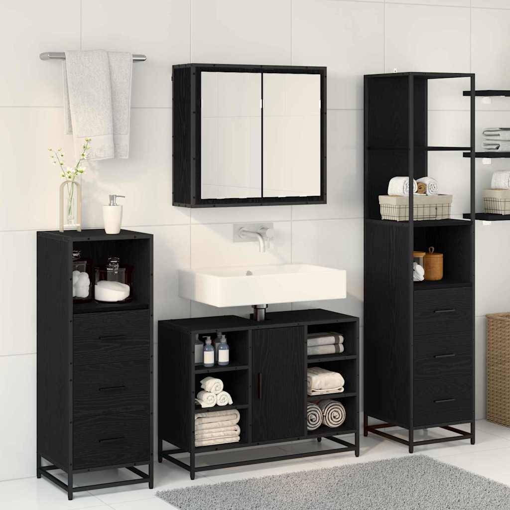 Ein modernes Badezimmer mit schwarzen Aufbewahrungseinheiten, einem weißen Waschbecken, einem Spiegelschrank und Regalen mit Handtüchern und Körben vor einer gefliesten Wand.