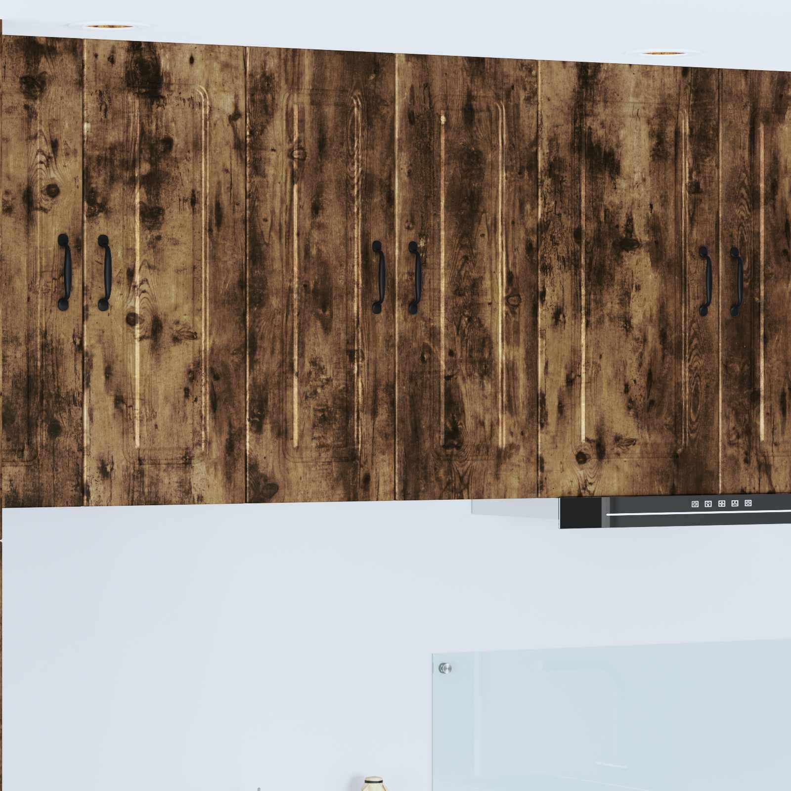 Holzküchenschränke mit Metallgriffen