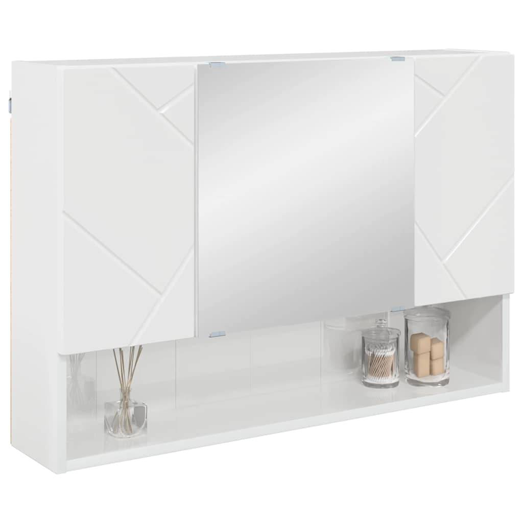 Weißer Spiegelschrank für das Badezimmer mit geometrischen Mustern, ausgestattet mit zwei Türen, einem zentralen Spiegel und einem offenen Regal, das Gläser und einen Diffuser enthält.