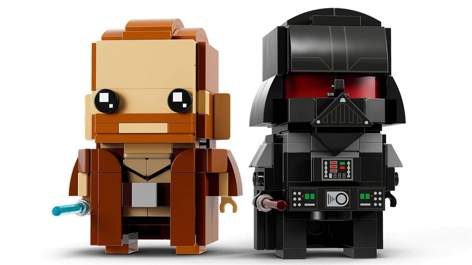 Zwei LEGO-ähnliche Charaktere: ein Jedi in brauner Robe mit einem blauen Lichtschwert und eine schwarz gepanzerte Darth-Vader-Figur, die ein rotes Lichtschwert hält.