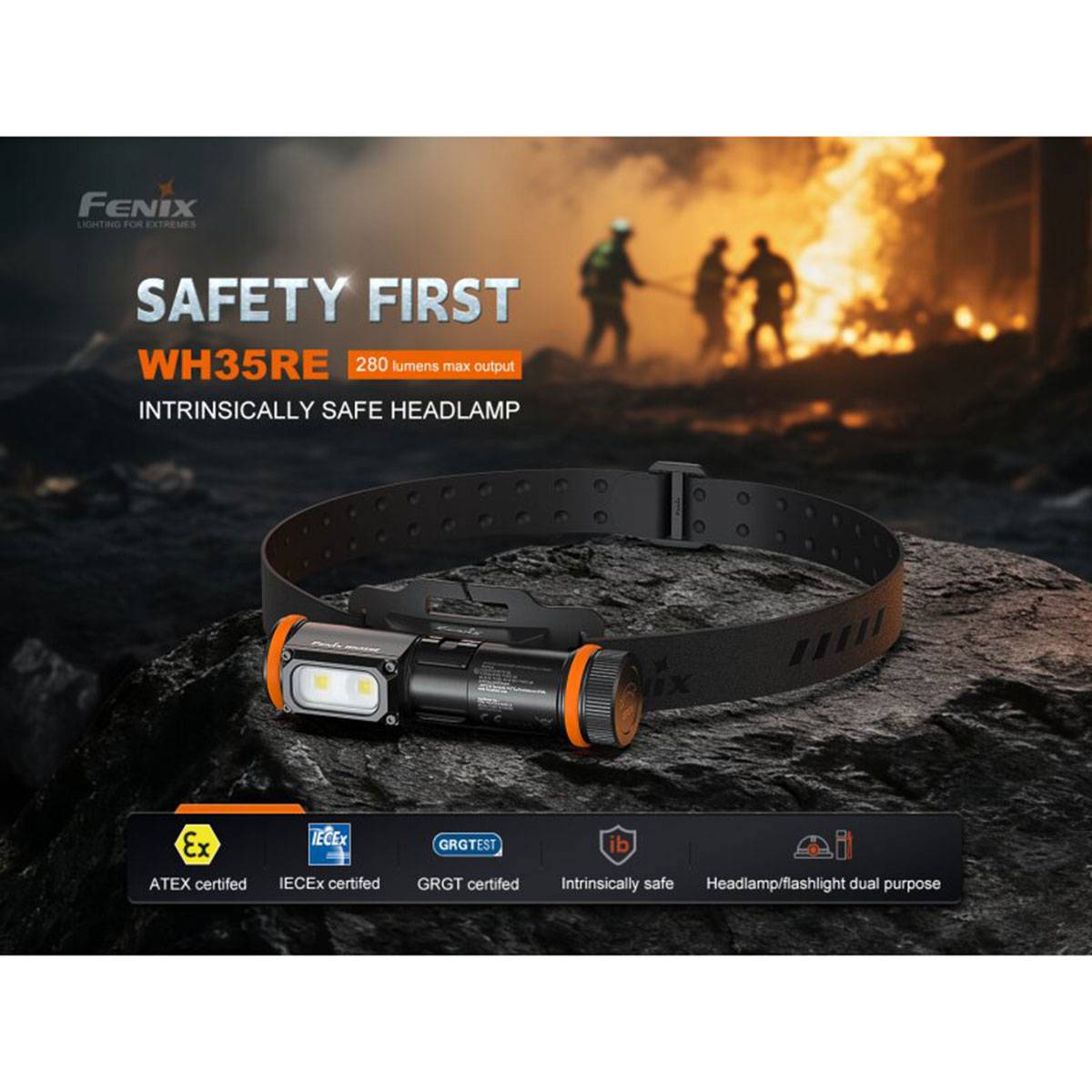 Stirnlampe mit der Aufschrift 'SAFETY FIRST WH35RE' mit 280 Lumen. Als intrinsisch sicher beschrieben, mit Zertifizierungen darunter. Im Hintergrund eine Feuerwehrszene.