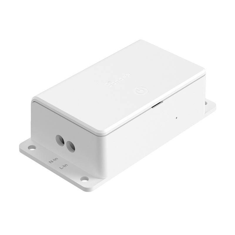 Ein weißer, rechteckiger Smart-Schalter mit zwei Eingabeports und einem Power-Button-Symbol auf der Oberseite, der für die Steuerung elektrischer Geräte entwickelt wurde.