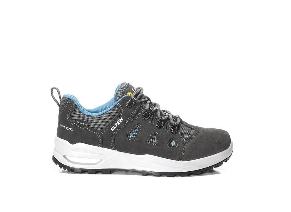 Ein schwarzer und blauer Arbeitsschuh mit niedriger Schnittlinie, weißer Sohle, Schnürsenkeln und robustem Design, geeignet für Sicherheit und Outdoor-Einsatz.