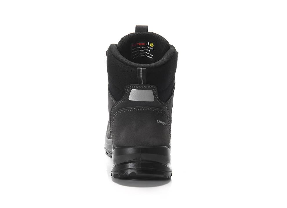 Ein schwarzer Outdoor-Stiefel, von hinten gezeigt, mit dicken Sohlen und gepolstertem Schaft, konzipiert für raues Gelände und Outdoor-Aktivitäten.