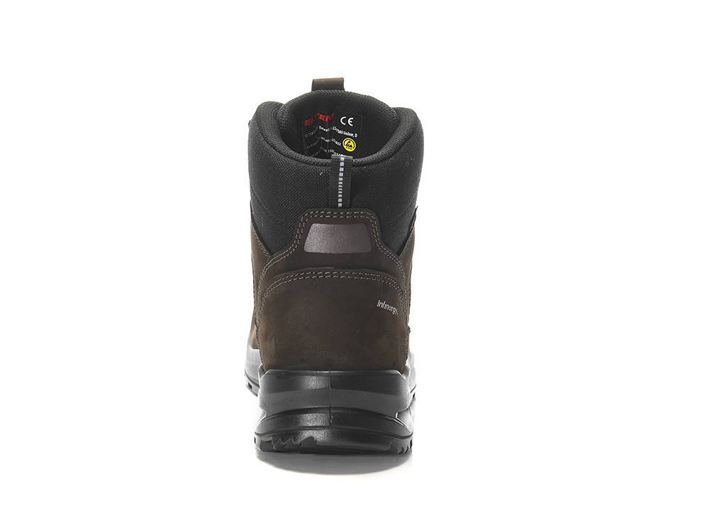 Ein brauner Wanderschuh, von hinten betrachtet, der seine robuste schwarze Sohle und hohe Knöchelunterstützung zeigt.