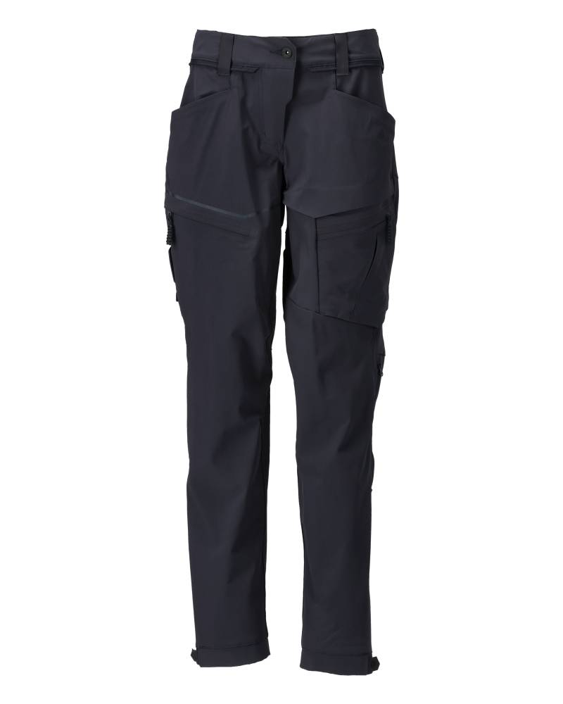 Schwarze Cargohose mit mehreren seitlichen Taschen, ausgestattet mit einer taillenierten Passform und geradem Beinschnitt.
