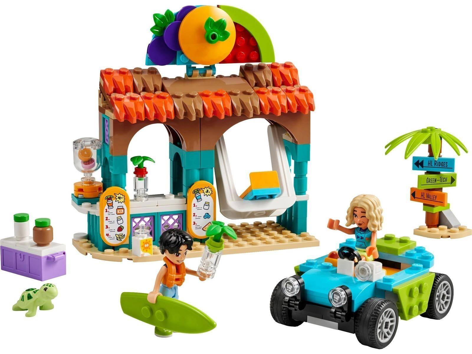LEGO-ähnliches Strandabenteuer-Spielset mit einer Surf-Hütte, einem Palmenschild, zwei Minifiguren, einem Surfbrett, einem kleinen Auto und Zubehör auf weißem Hintergrund.