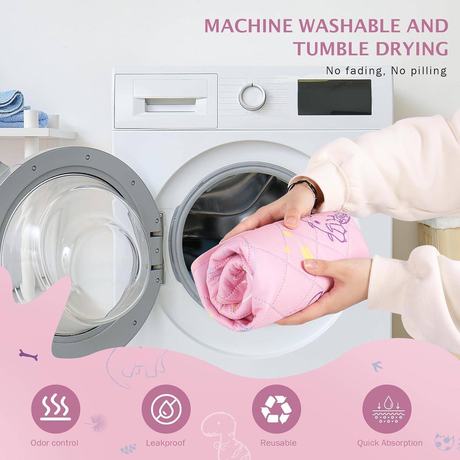 Eine Person legt eine pinke Decke in eine Frontlader-Waschmaschine. Text lautet: 