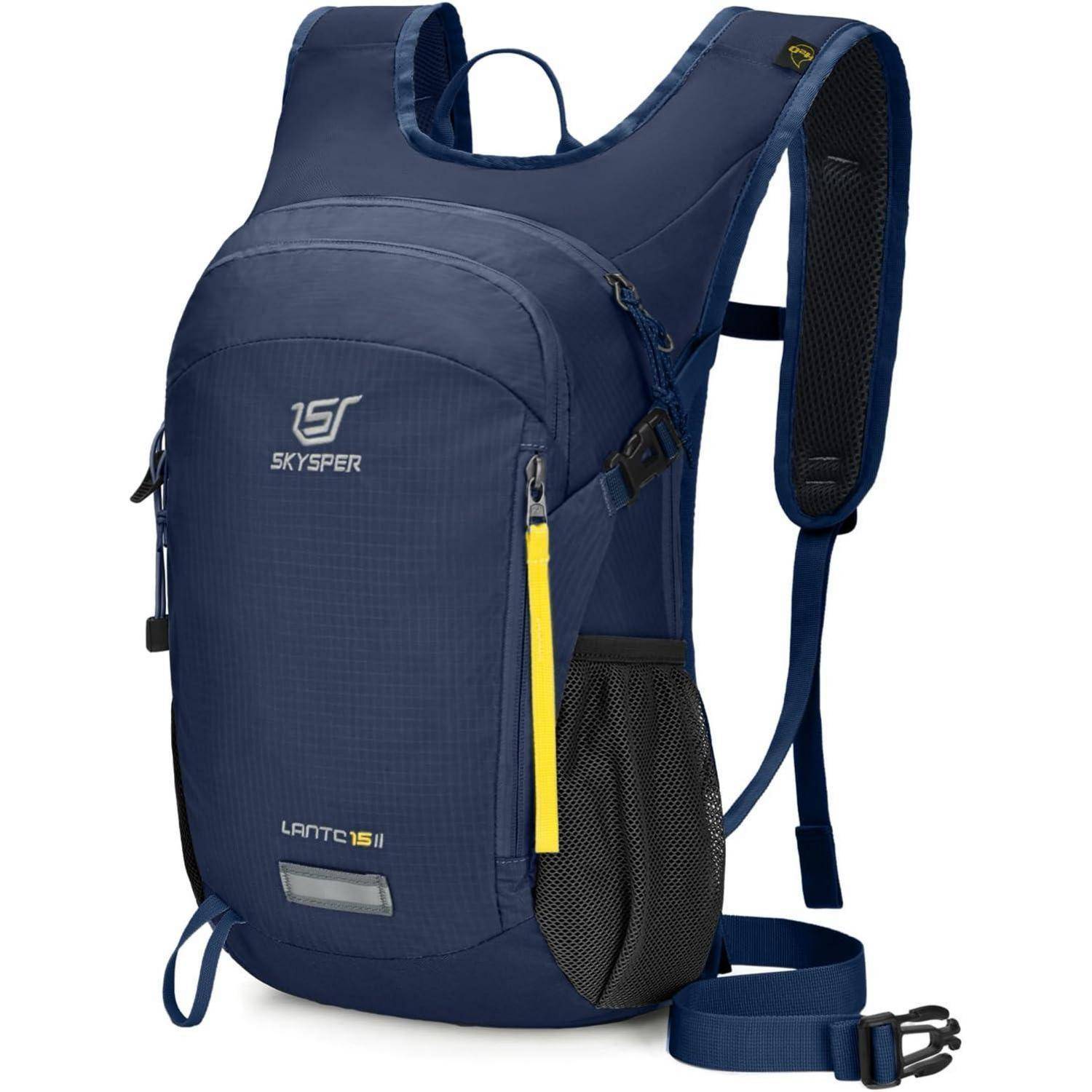 Ein blauer Wanderrucksack mit der Aufschrift 'Skyspper LANTC 15 II', verstellbaren Trägern, Netz-Seitentaschen und einer Reißverschlusstasche an der Vorderseite mit einem gelben Zuggriff.