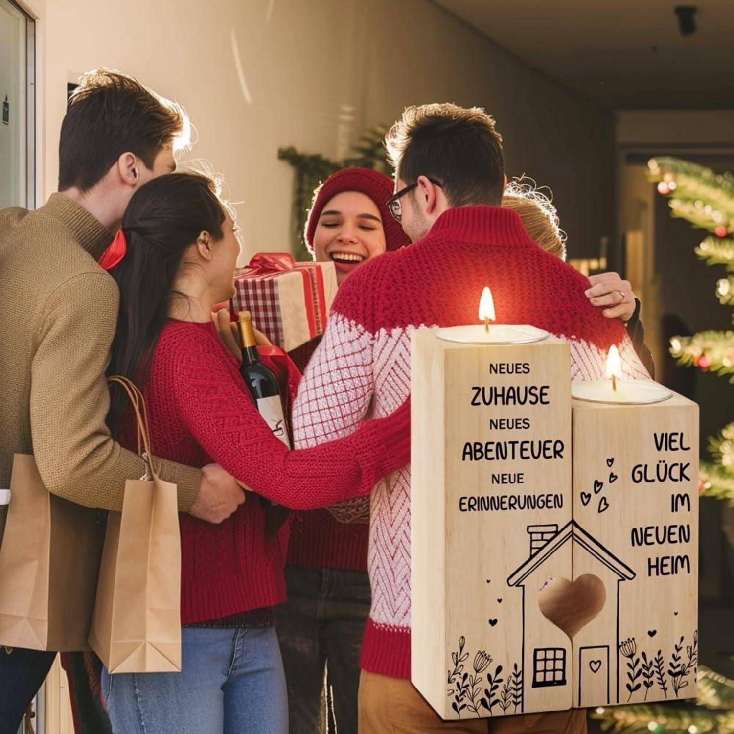 Eine Gruppe von Menschen in Winterkleidung tauscht Geschenke aus und umarmt sich in einer festlichen Umgebung, wobei eine Holzdekoration deutsche Feiertagswünsche zeigt.