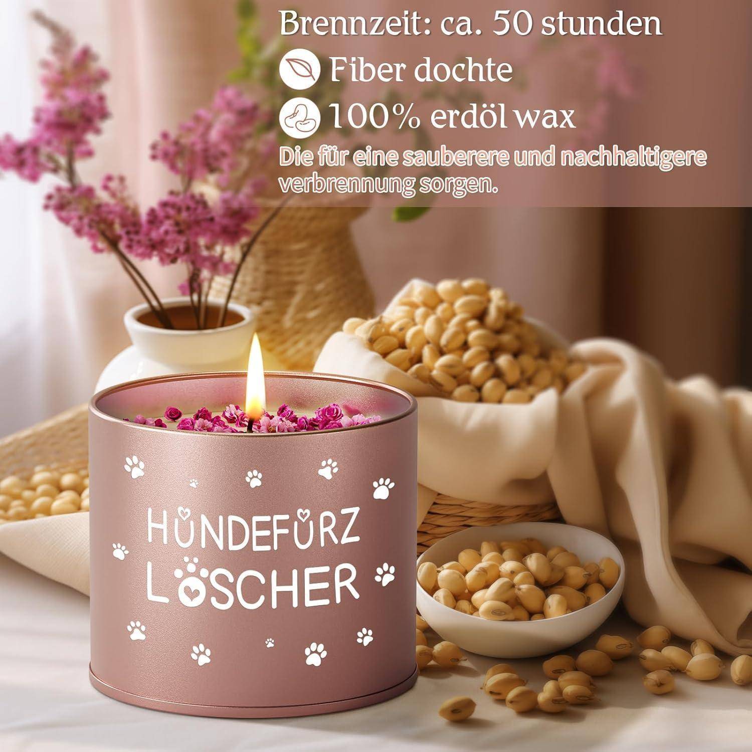 Eine angezündete Kerze mit der Aufschrift 