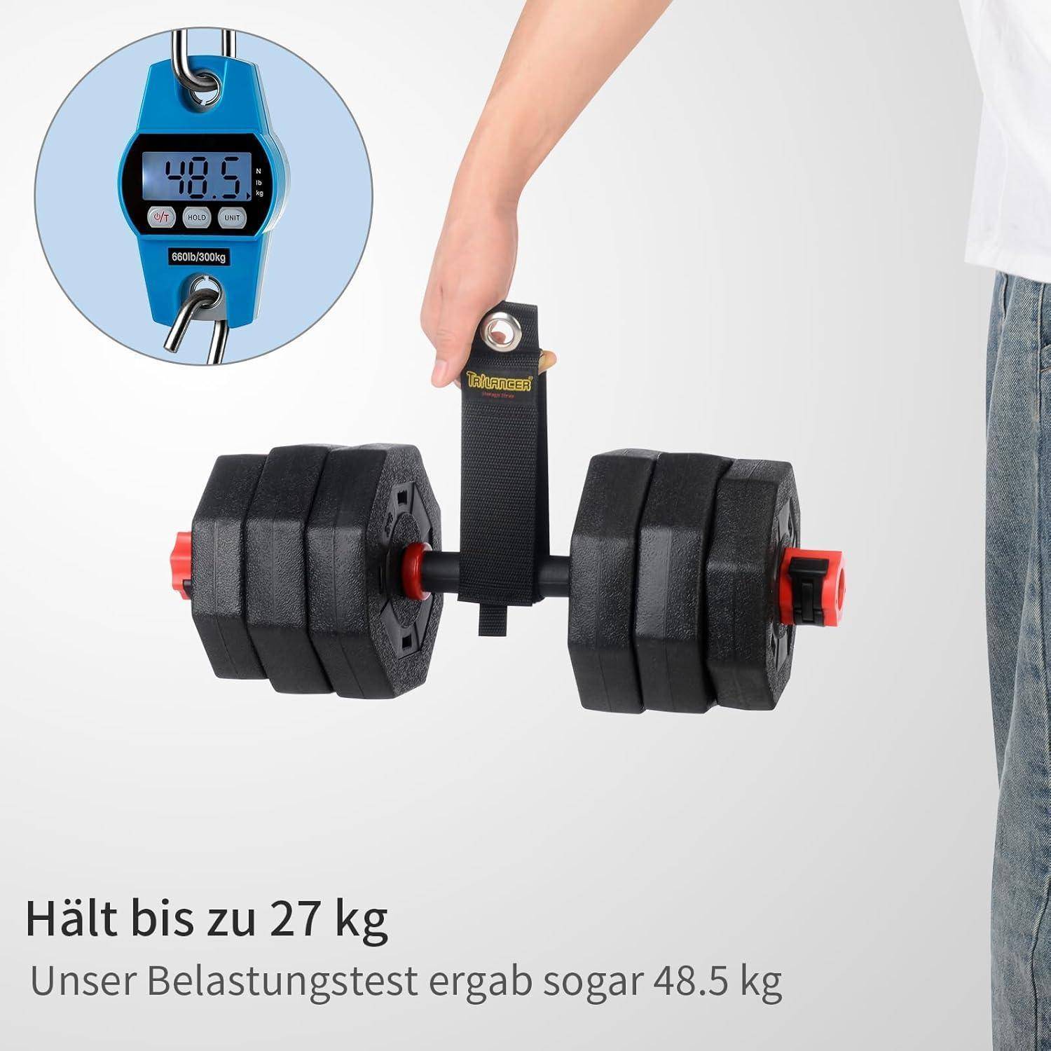 Eine Person, die ein Gewicht von 48,5 kg trägt und damit die Belastungsgrenzlast von 27 kg überschreitet. Der Text besagt 