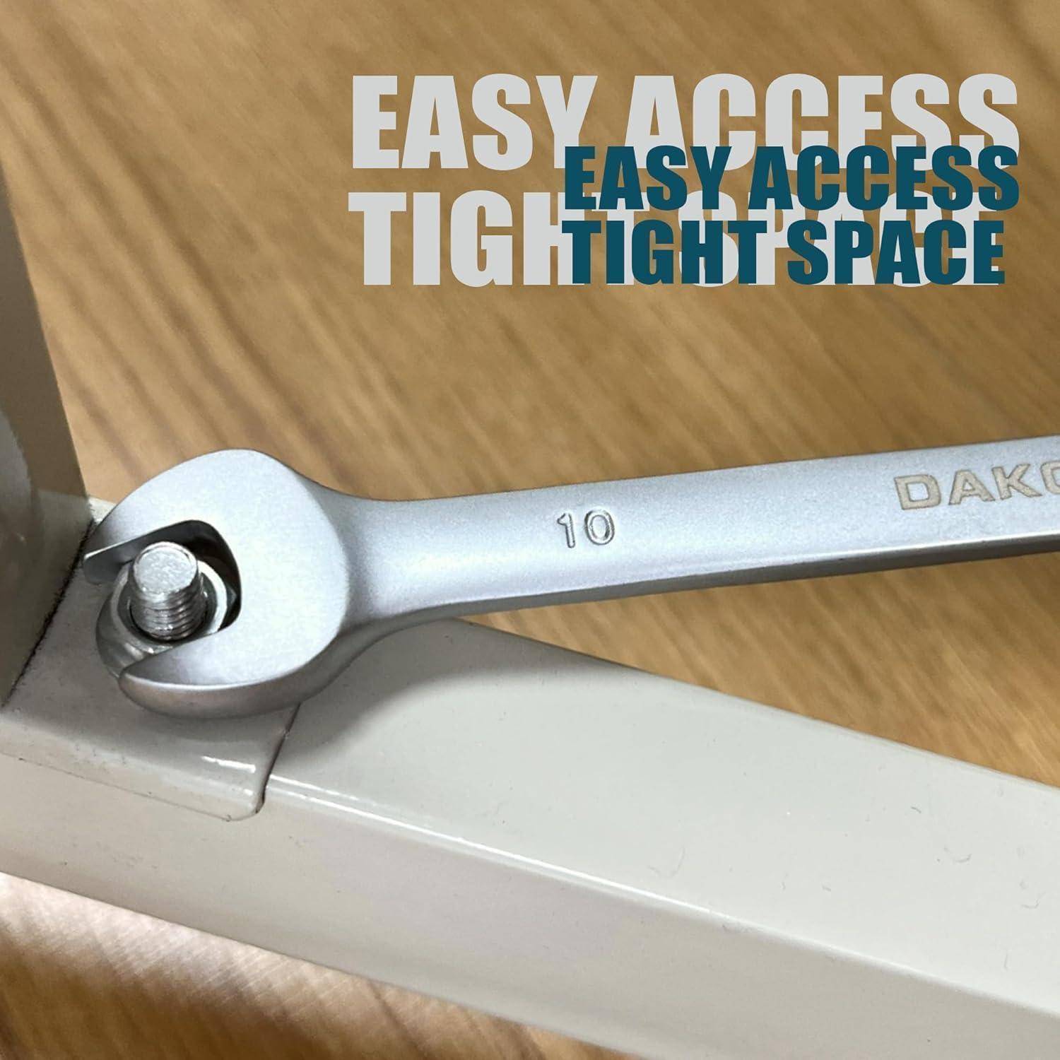 Ein Schraubenschlüssel zieht eine Schraube an einer Tischecke fest. Text lautet: „Einfacher Zugang, enger Raum