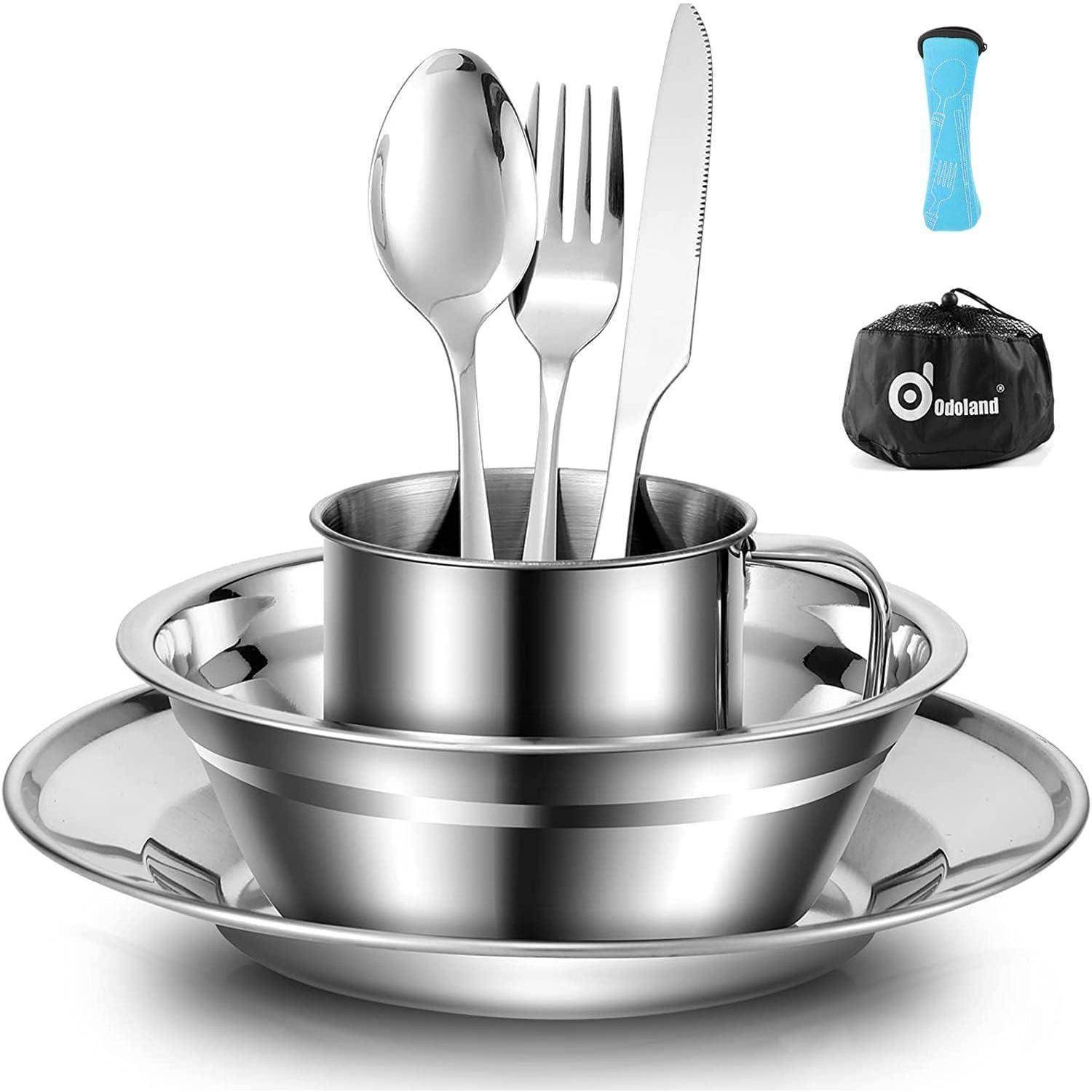 Campinggeschirr-Set aus Edelstahl mit einem Teller, einer Schüssel, einer Tasse und Besteck. Inklusive einer Tragetasche und einer tragbaren Utensilienetui.