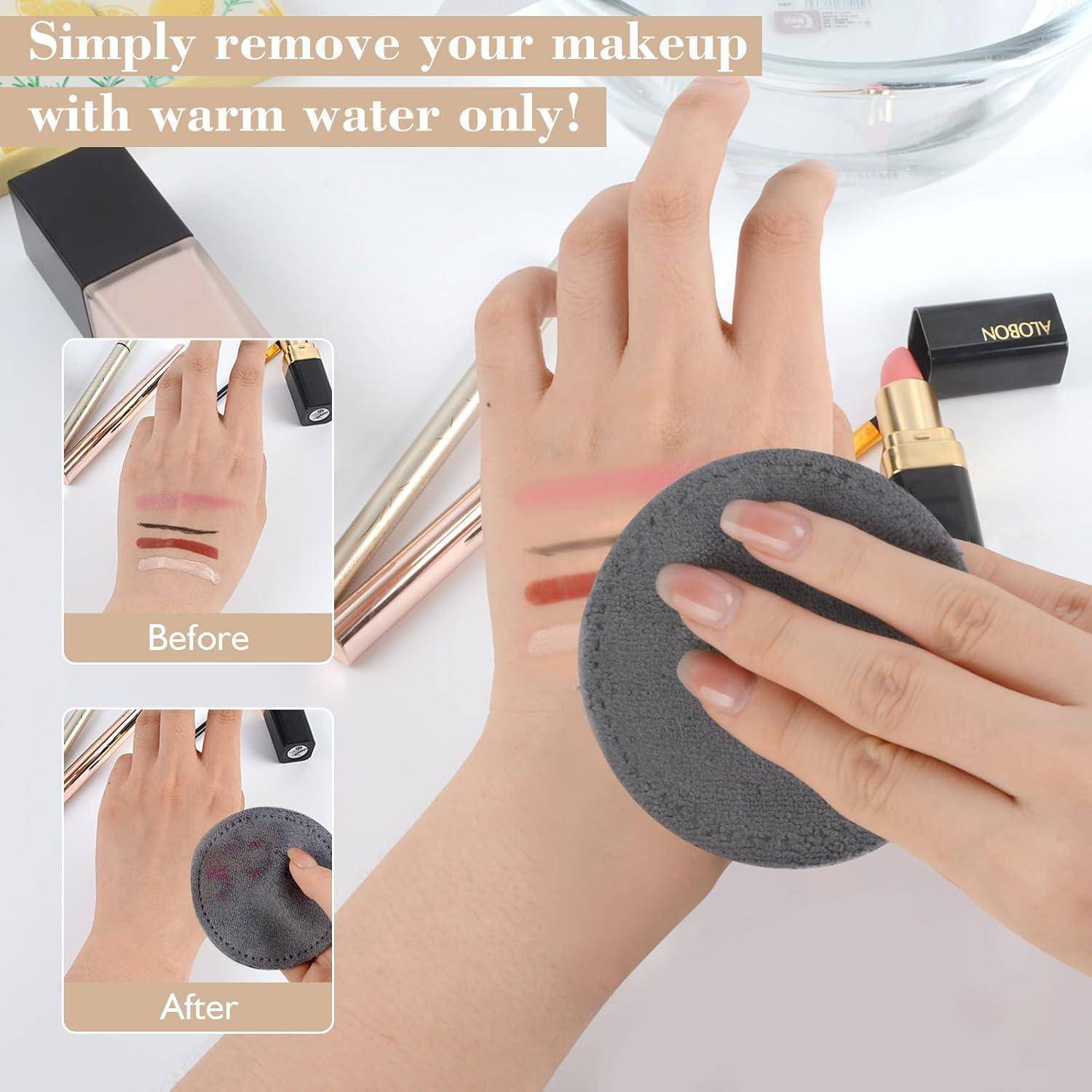 »Entfernen Sie Make-up einfach nur mit warmem Wasser!« zeigt eine Hand vor und nach der Verwendung eines Make-up-Entfernungspads, mit Make-up-Farbstrichen.