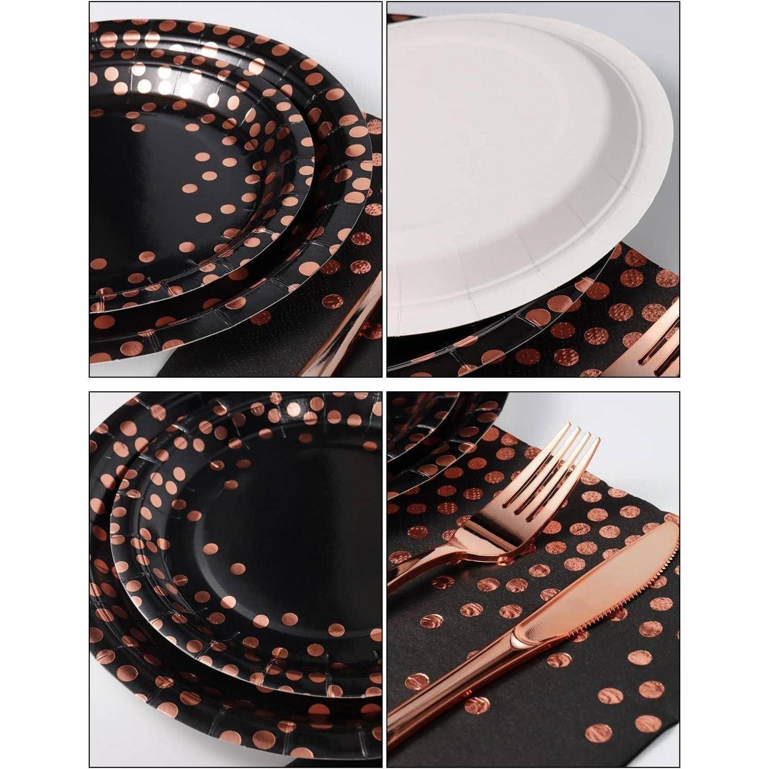 Set von Einweg-Geschirr mit schwarzen Tellern und goldenen Polka Dots, kombiniert mit goldenem Besteck auf dunklen Servietten; ein weißer Teller ist enthalten.