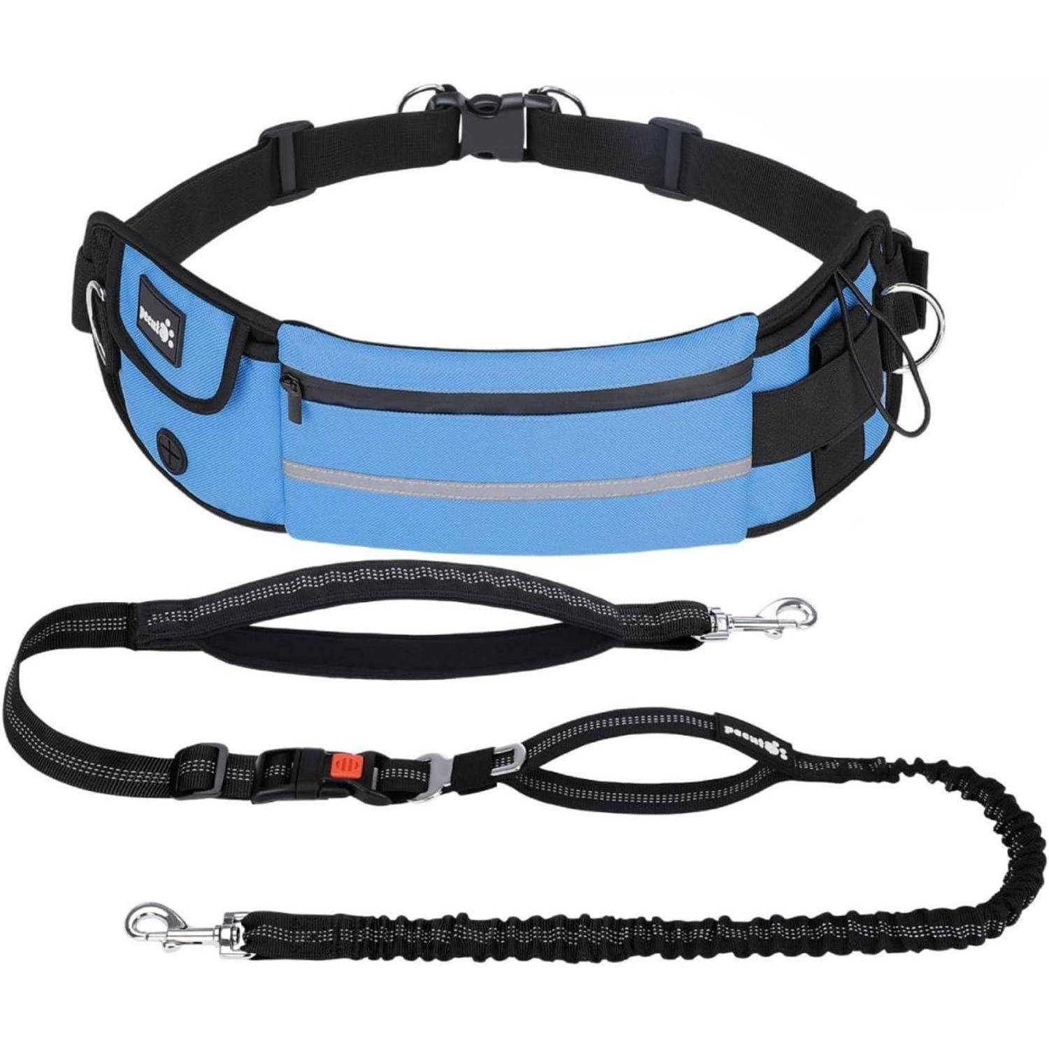 Ein blauer Taillengürtel mit Taschen und angebrachten Clips, kombiniert mit einer schwarzen verstellbaren Leine. Entwickelt für schulterfreies Hundeausführen.