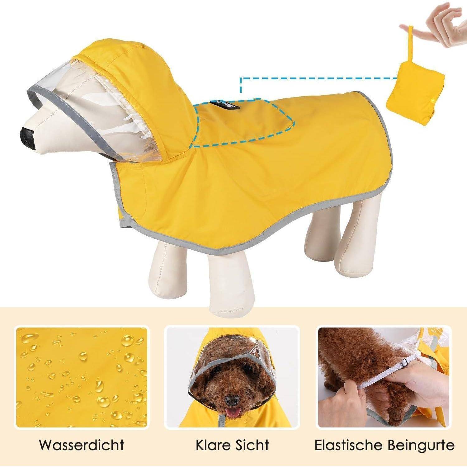 Eine Hundemannequin, die einen gelben Regenmantel mit Kapuze und transparentem Visier trägt. Zu den Merkmalen gehören wasserdichtes Material, eine durchsichtige Kapuze und elastische Beinriemen.