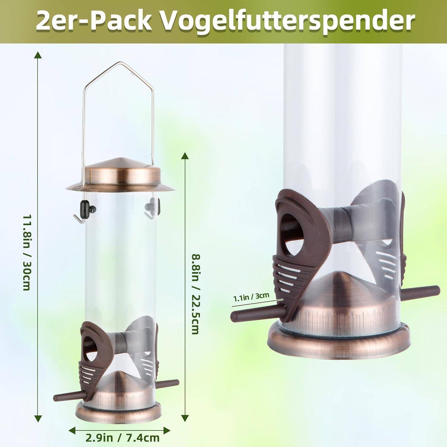 Ein transparenter Vogelfutterer mit Metallakzenten, 11,8 Zoll hoch. Ausgestattet mit zwei Futterdurchlässen und einem Aufhängehaken.