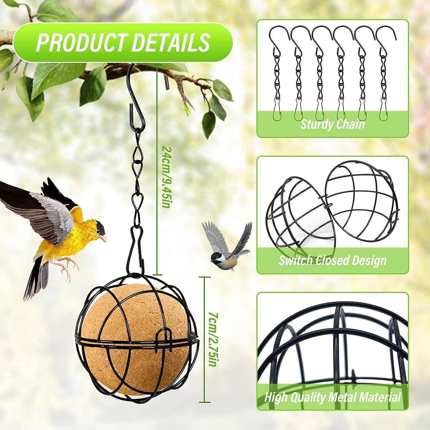 Ein Vogel frisst aus einem kugelförmigen Futterhäuschen, das an einem Baum hängt. 'Produktdetails' listet Merkmale auf: robuste Kette, verschließbares Design, hochwertiges Metall.