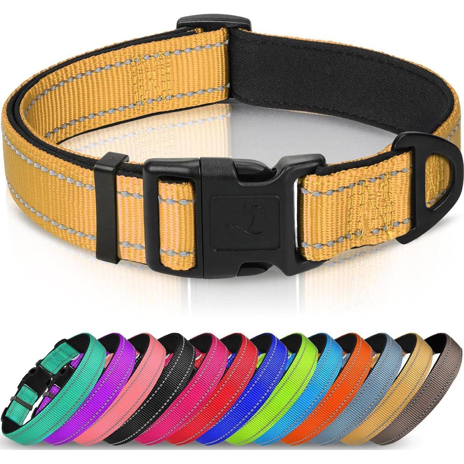 Eine mehrfarbige Anordnung von reflektierenden Tierhalsband mit verstellbaren schwarzen Schnallen wird gezeigt, wobei verschiedene Farboptionen für Haustiere hervorgehoben werden.